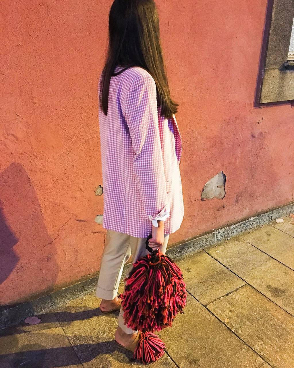 Entrudo | Burgas Slippers with wool fringes pink - Image 6
